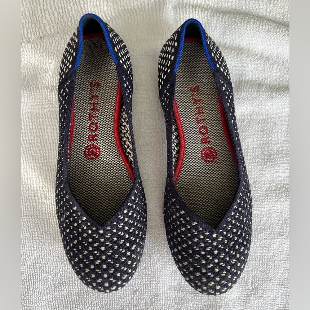 Rothy’s Flat, Maritime Honeycomb, size 7.5. Good condition.